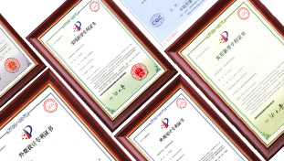金品泉產(chǎn)品擁有國(guó)家頒發(fā)的衛(wèi)生批件、外觀(guān)設(shè)計(jì)專(zhuān)利、材質(zhì)ROHS（環(huán)保）合格證書(shū)以及12365防偽等相關(guān)證書(shū)，保證代理商安全、放心運(yùn)營(yíng)。